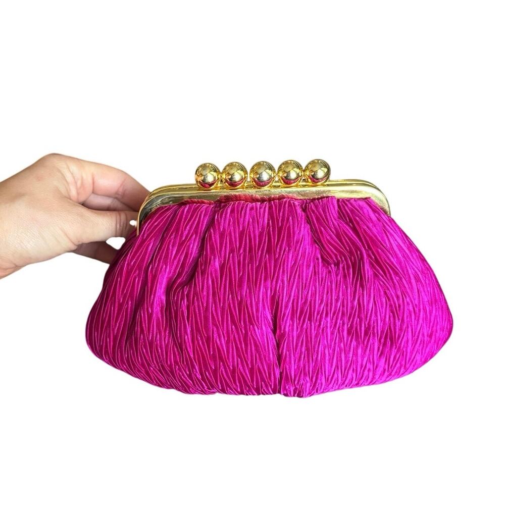 Fuschia Pink Pleated clutch with gold chain - Picture 3 of 6